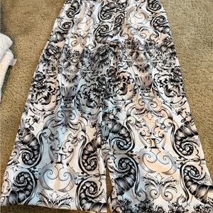 NWOT Express Black and White Floral Print Pants